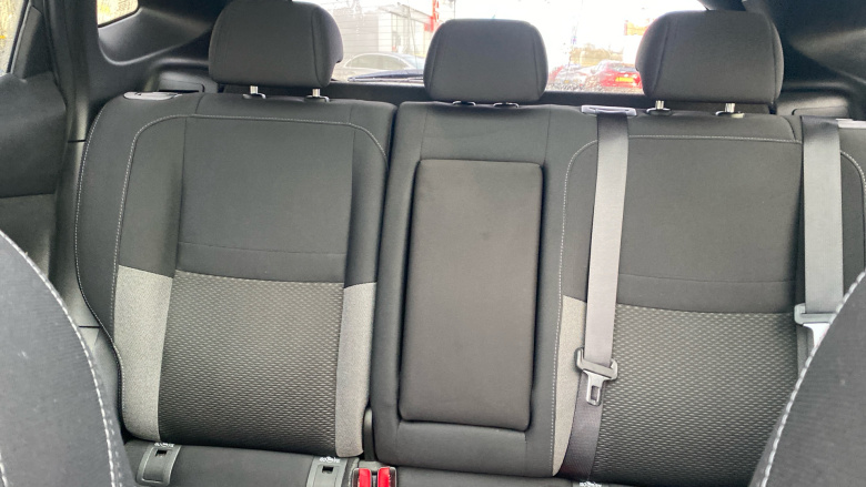 Nissan Qashqai 1.3 DiG-T N-Connecta 5dr Petrol Hatchback